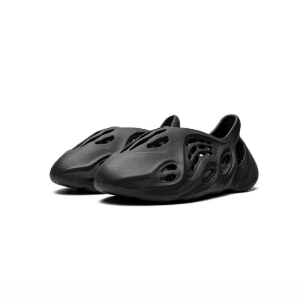 Alternative view of Yeezy Foam Runner - Black