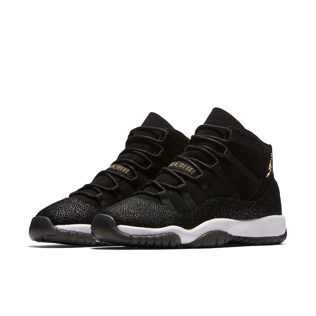 Air J11 Retro “Black Stingray”