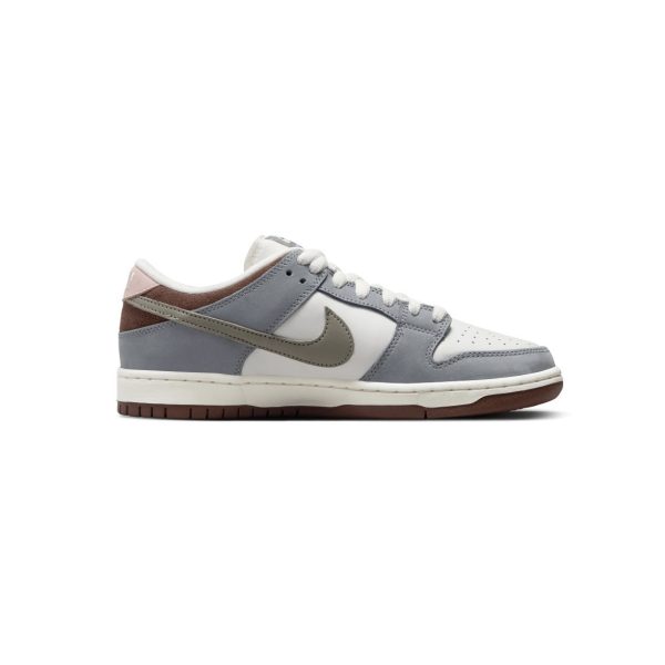 Alternative view of SB Dunk Low x Yuto Horigome “Wolf Grey”