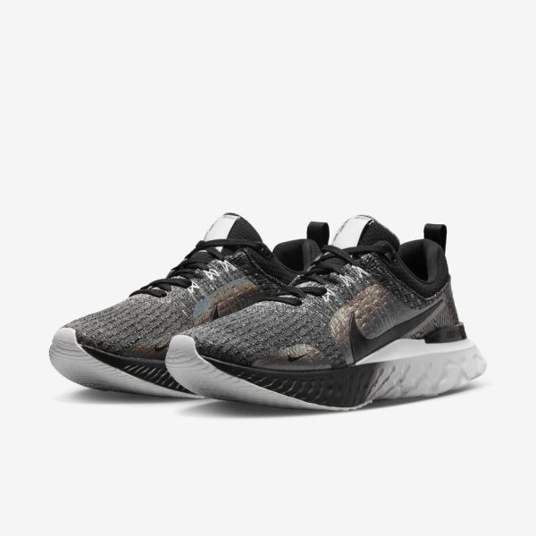 Alternative view of React Infinity 3 “Black White Reflective”
